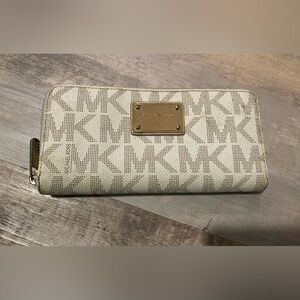 Michael Kors wallet